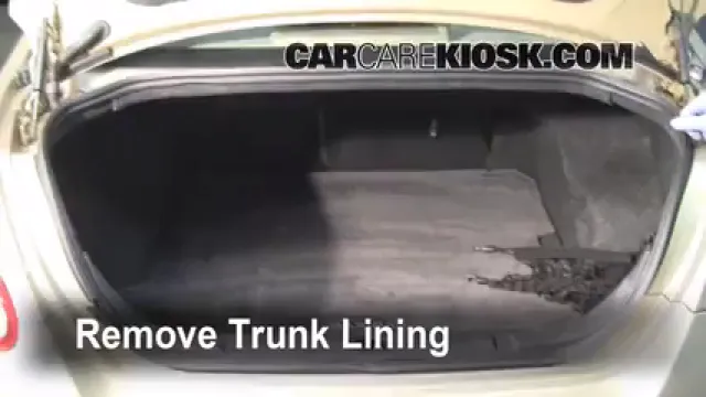 2004 Nissan Maxima SE 3.5L V6 Pneus et roues Changer un pneu crevé